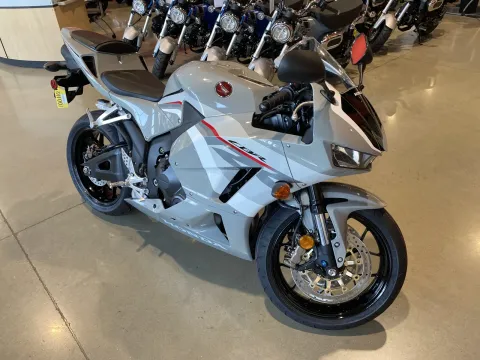 Photos of 2026 Honda CBR600RR ABS for sale in Grain Valley, MO at Dell's Honda Powerhouse
