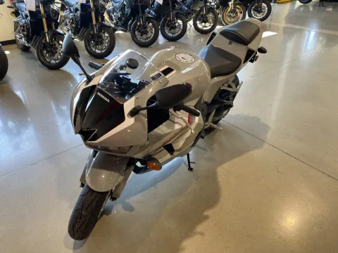 More photos of 2026 Honda CBR600RR ABS at Dell's Honda Powerhouse, MO