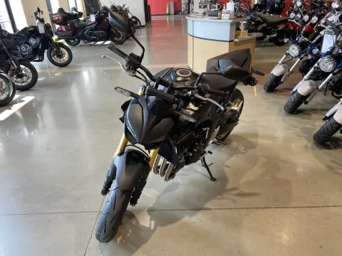 More photos of 2025 Honda CB1000 Hornet SP at Dell's Honda Powerhouse, MO