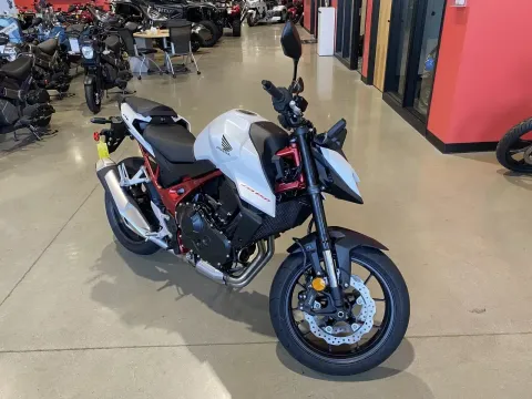 Photos of 2025 Honda CB750 Hornet for sale in Grain Valley, MO at Dell's Honda Powerhouse