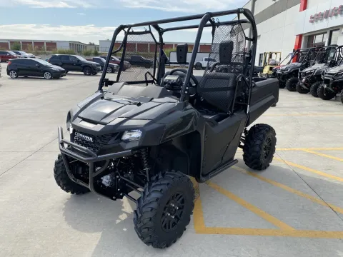 More photos of 2025 Honda Pioneer 700 Deluxe at Dell's Honda Powerhouse, MO