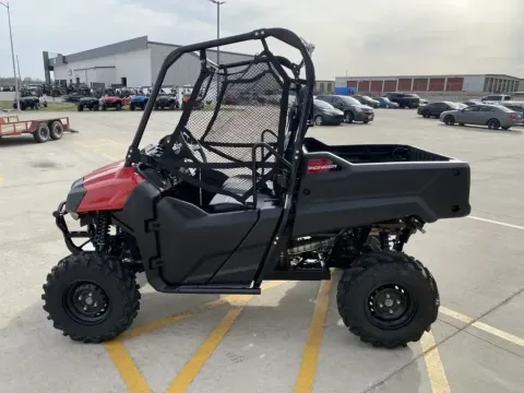 More photos of 2025 Honda Pioneer 700 at Dell's Honda Powerhouse, MO
