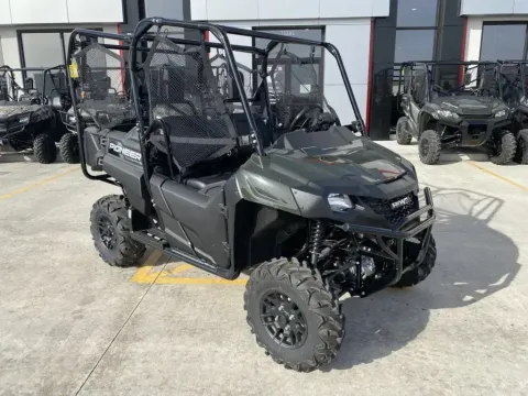 Photos of 2026 Honda Pioneer 700-4 Deluxe for sale in Grain Valley, MO at Dell's Honda Powerhouse