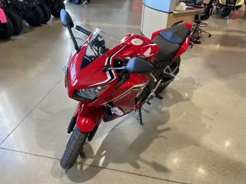 More photos of 2021 Honda CBR300R at Dell's Honda Powerhouse, MO