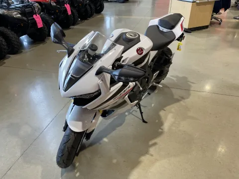 More photos of 2026 Honda CBR1000RR at Dell's Honda Powerhouse, MO