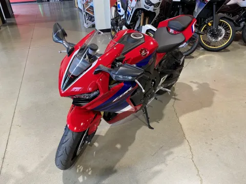 More photos of 2023 Honda CBR1000RR ABS at Dell's Honda Powerhouse, MO