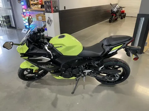 More photos of 2026 Kawasaki Ninja 500 ABS at Dell's Powersports, MO
