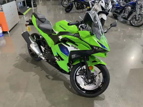 Photos of 2026 Kawasaki Ninja 500 SE ABS for sale in Grain Valley, MO at Dell's Powersports