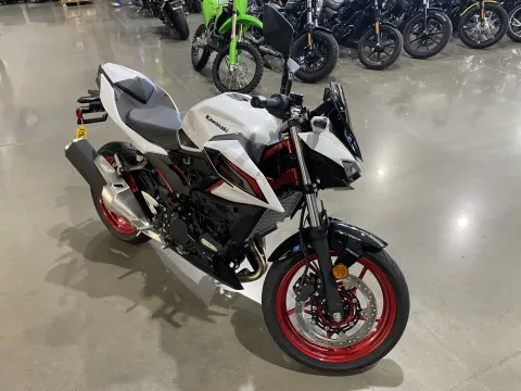 Photos of 2026 Kawasaki Z500 SE ABS for sale in Grain Valley, MO at Dell's Powersports