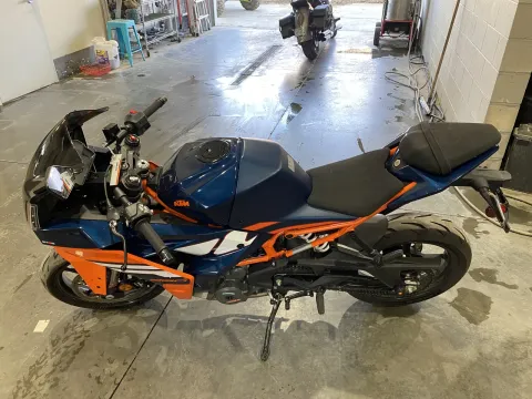 Photos of 2024 KTM RC 390 for sale in Grain Valley, MO at Dell's Powersports