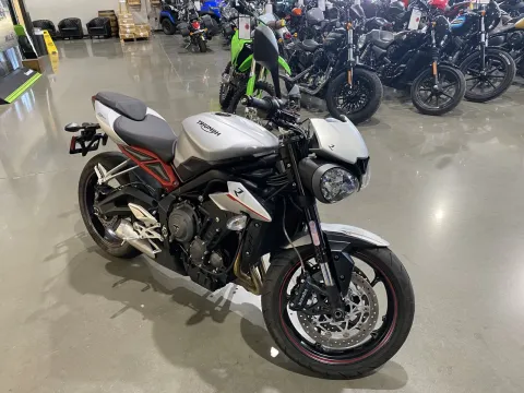 Photos of 2018 TRIUMPH Street Triple R7 for sale in Grain Valley, MO at Dell's Powersports
