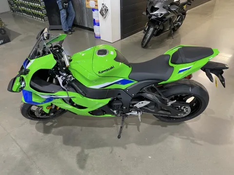 More photos of 2026 Kawasaki Ninja ZX-10R at Dell's Powersports, MO