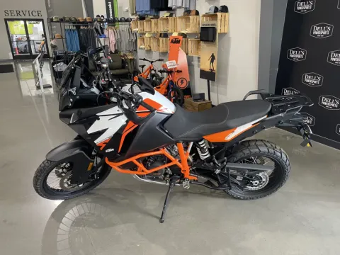 More photos of 2020 KTM Super Adventure 1290 R at Dell's Powersports, MO