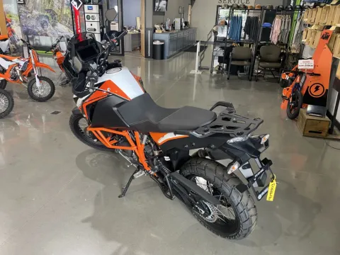 More photos of 2020 KTM Super Adventure 1290 R at Dell's Powersports, MO
