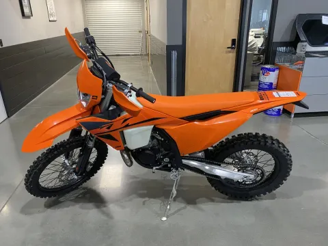 More photos of 2025 KTM XC-W 300 at Dell's Powersports, MO