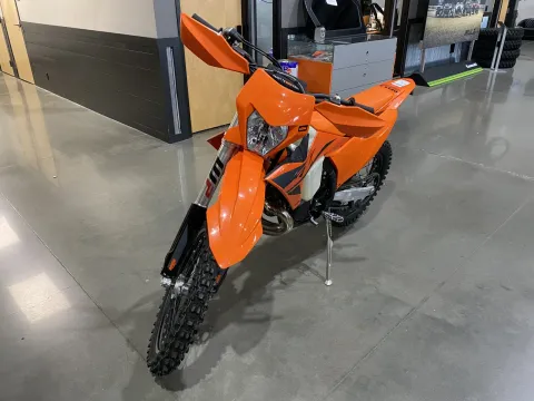 More photos of 2025 KTM XC-W 300 at Dell's Powersports, MO