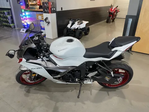 More photos of 2025 Kawasaki Ninja ZX-6R ABS at Dell's Powersports, MO