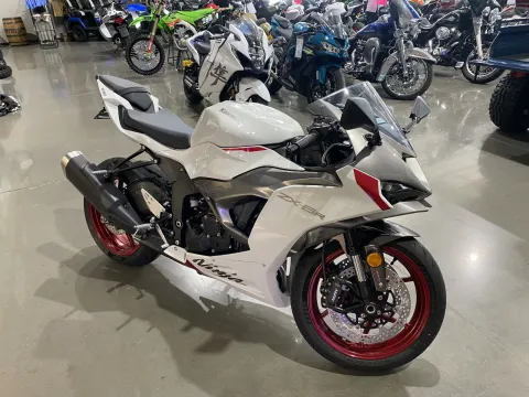 Photos of 2025 Kawasaki Ninja ZX-6R ABS for sale in Grain Valley, MO at Dell's Powersports