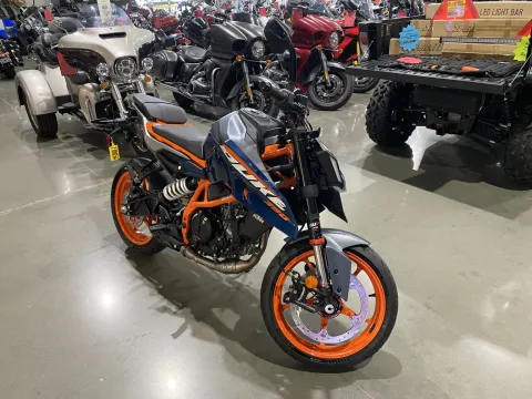 Photos of 2025 KTM Duke 390 for sale in Grain Valley, MO at Dell's Powersports