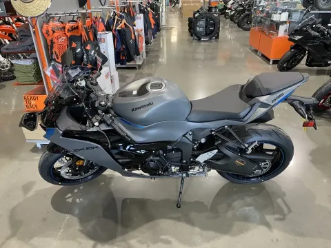 More photos of 2025 Kawasaki Ninja ZX-6R ABS at Dell's Powersports, MO