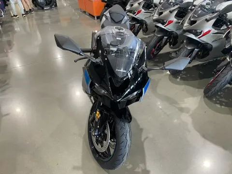 Another view of 2025 Kawasaki Ninja ZX-6R ABS for sale in Grain Valley, MO at Dell's Powersports
