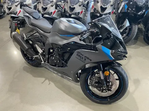 Photos of 2025 Kawasaki Ninja ZX-6R ABS for sale in Grain Valley, MO at Dell's Powersports