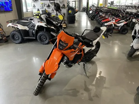 More photos of 2025 KTM Enduro 390 R at Dell's Powersports, MO