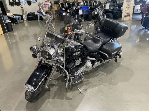 More photos of 1999 Harley-Davidson Road King Classic at Dell's Powersports, MO
