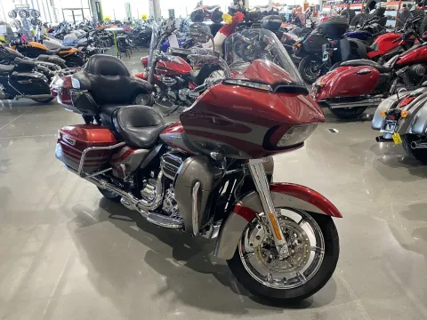 Photos of 2016 Harley-Davidson Road Glide CVO Ultra for sale in Grain Valley, MO at Dell's Powersports