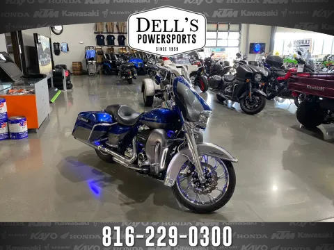 Blue 2017 Harley-Davidson Electra Glide Ultra Limited for sale in Grain Valley, MO