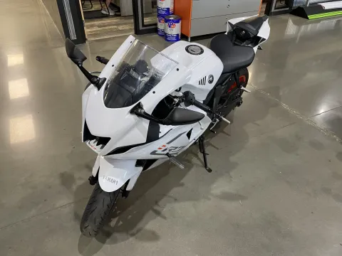 More photos of 2023 Yamaha YZF R7 at Dell's Powersports, MO