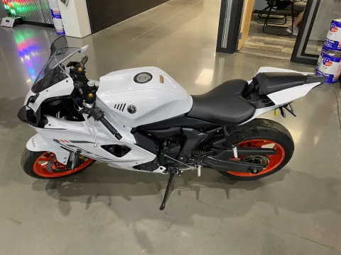 More photos of 2023 Yamaha YZF R7 at Dell's Powersports, MO