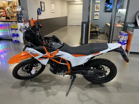 More photos of 2025 KTM Adventure 390 R at Dell's Powersports, MO
