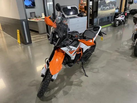 More photos of 2025 KTM Adventure 390 R at Dell's Powersports, MO