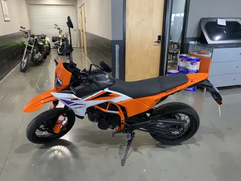 More photos of 2025 KTM SMC 390 R at Dell's Powersports, MO