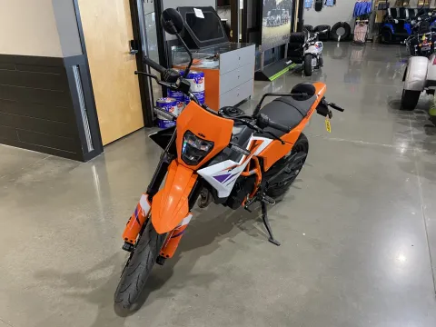 More photos of 2025 KTM SMC 390 R at Dell's Powersports, MO