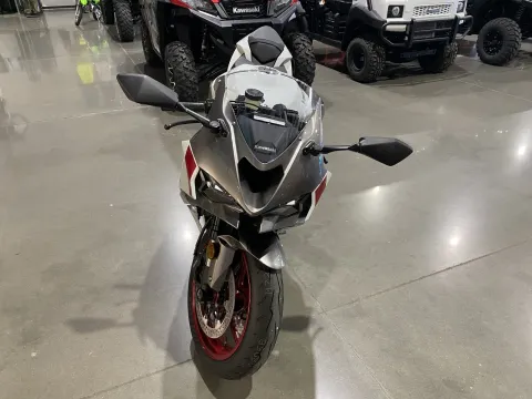 Another view of 2025 Kawasaki Ninja ZX-6R for sale in Grain Valley, MO at Dell's Powersports