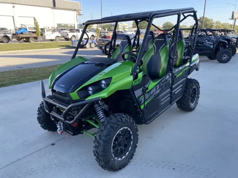 More photos of 2025 Kawasaki Teryx4 S SE at Dell's Powersports, MO