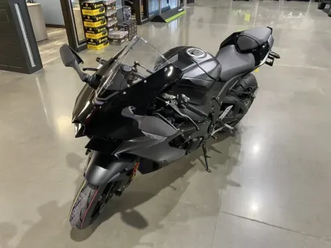 More photos of 2025 Kawasaki Ninja ZX-10R at Dell's Powersports, MO