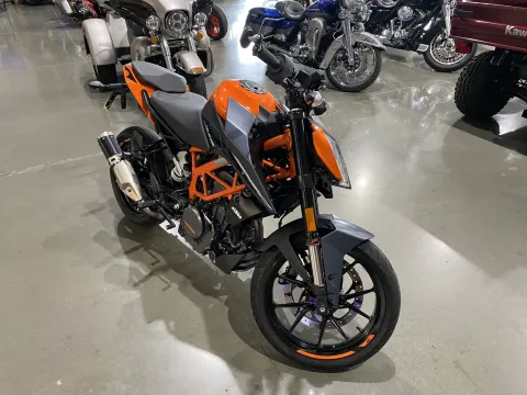 Photos of 2023 KTM Duke 390 for sale in Grain Valley, MO at Dell's Powersports