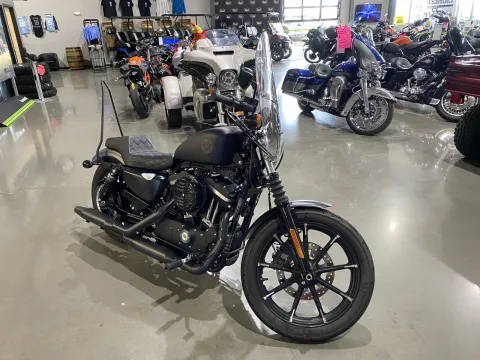 Photos of 2022 Harley-Davidson Sportster Iron 883 for sale in Grain Valley, MO at Dell's Powersports