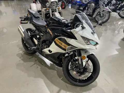 Photos of 2026 Kawasaki Ninja ZX-4RR ABS for sale in Grain Valley, MO at Dell's Powersports