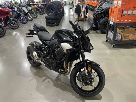 Photos of 2025 Kawasaki Z900 ABS for sale in Grain Valley, MO at Dell's Powersports