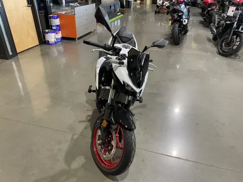 Another view of 2026 Kawasaki Z500 SE ABS for sale in Grain Valley, MO at Dell's Powersports