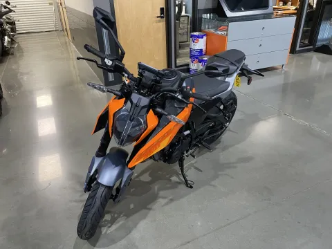 More photos of 2024 KTM Duke 250 at Dell's Powersports, MO
