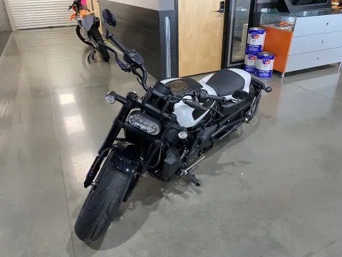 More photos of 2021 Harley-Davidson Sportster S at Dell's Powersports, MO