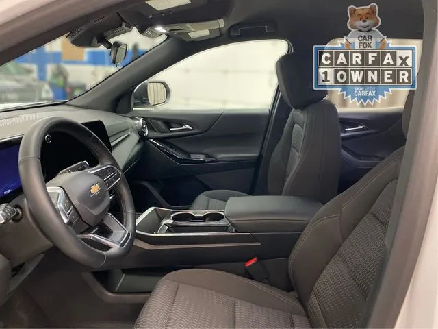 2025 Chevrolet Equinox LT photo 4