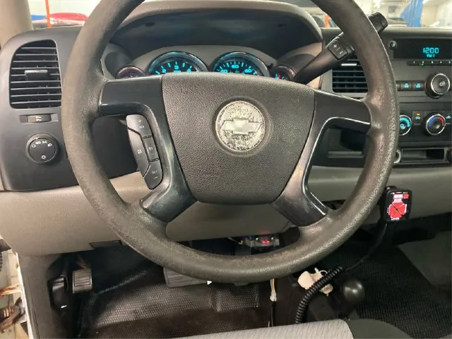 Chevrolet 3500HD photo 21
