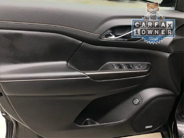 GMC Acadia photo 26