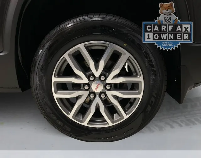 GMC Acadia photo 19